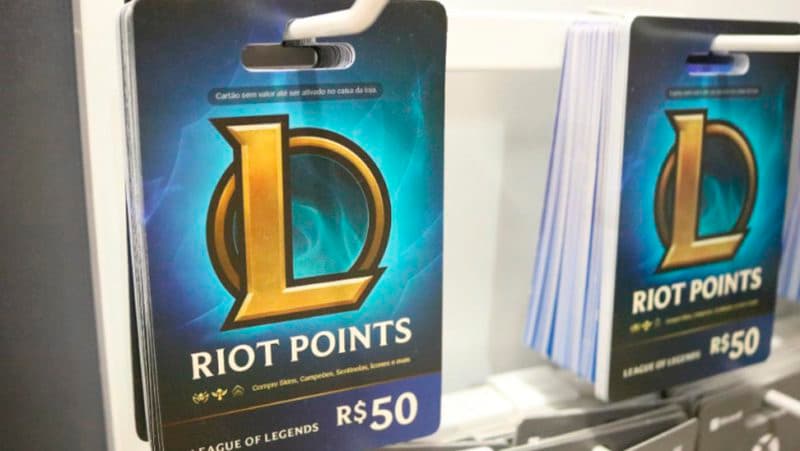 Foto de um cartão de RP do LoL