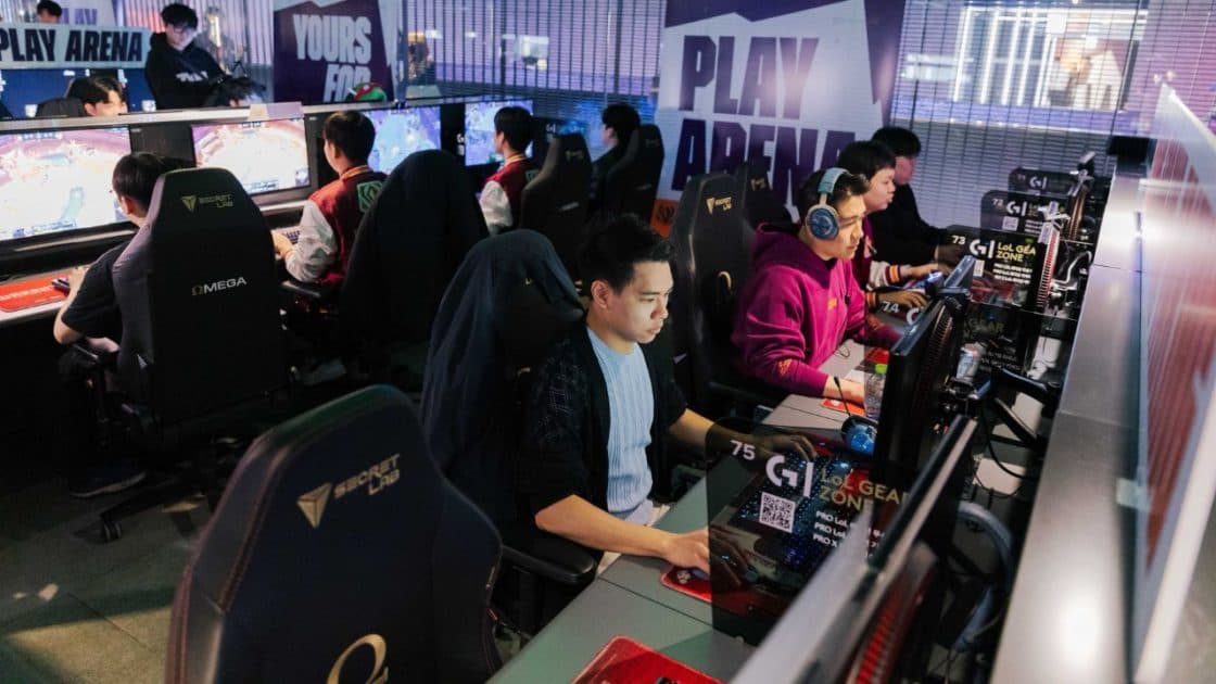 Na foto, o Riot Phroxzon.