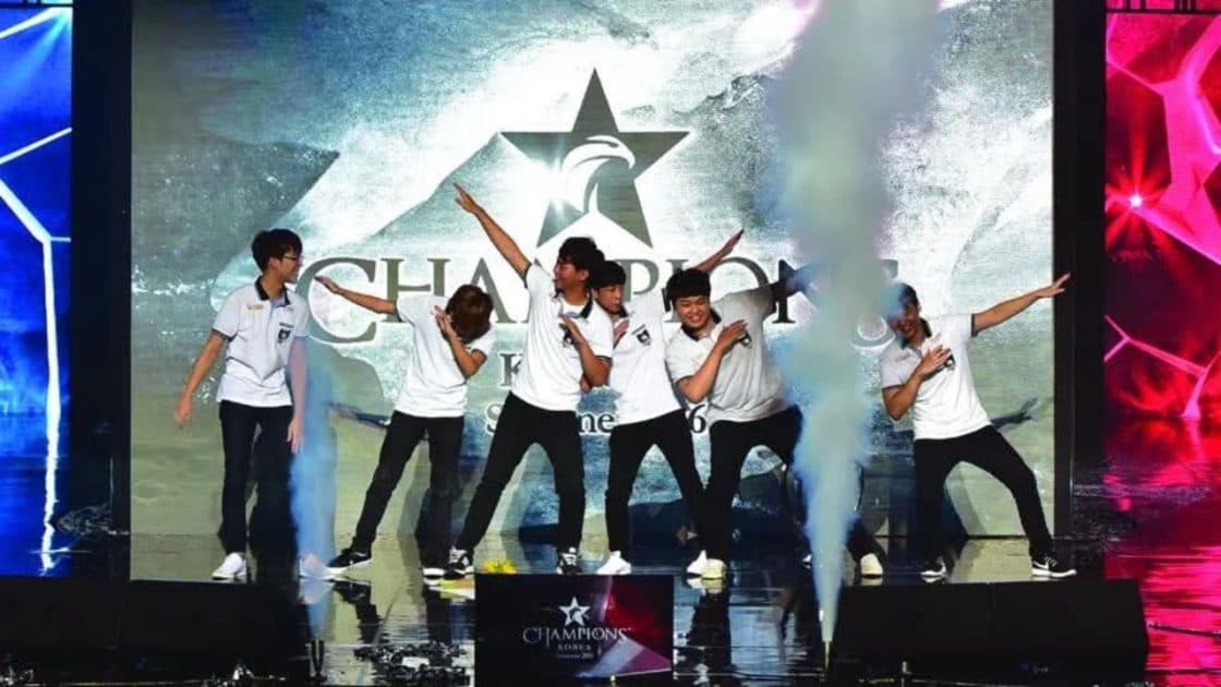 Foto icônica da ROX Tigers