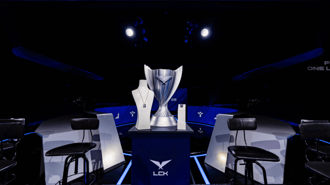 Na foto, a taça da LCK.